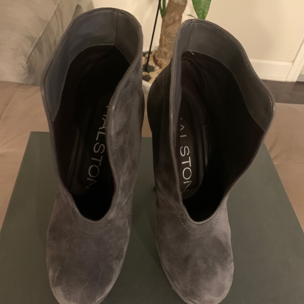 HALSTON women’s ankle boots 👢